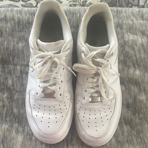 White Nike Air Force 1. Mens 8.5 lightly worn